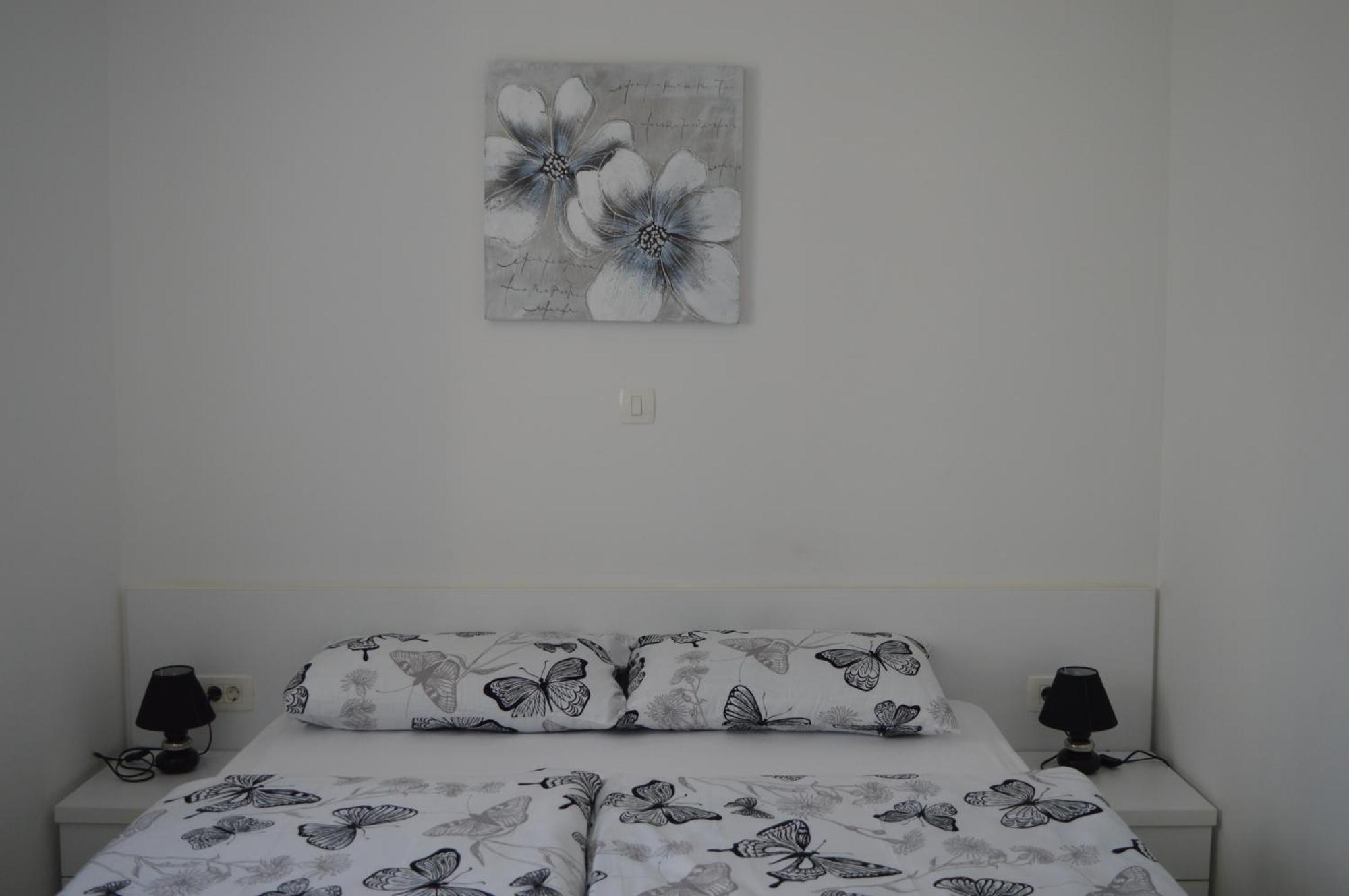 Apartments Lea Хвар Екстериор снимка