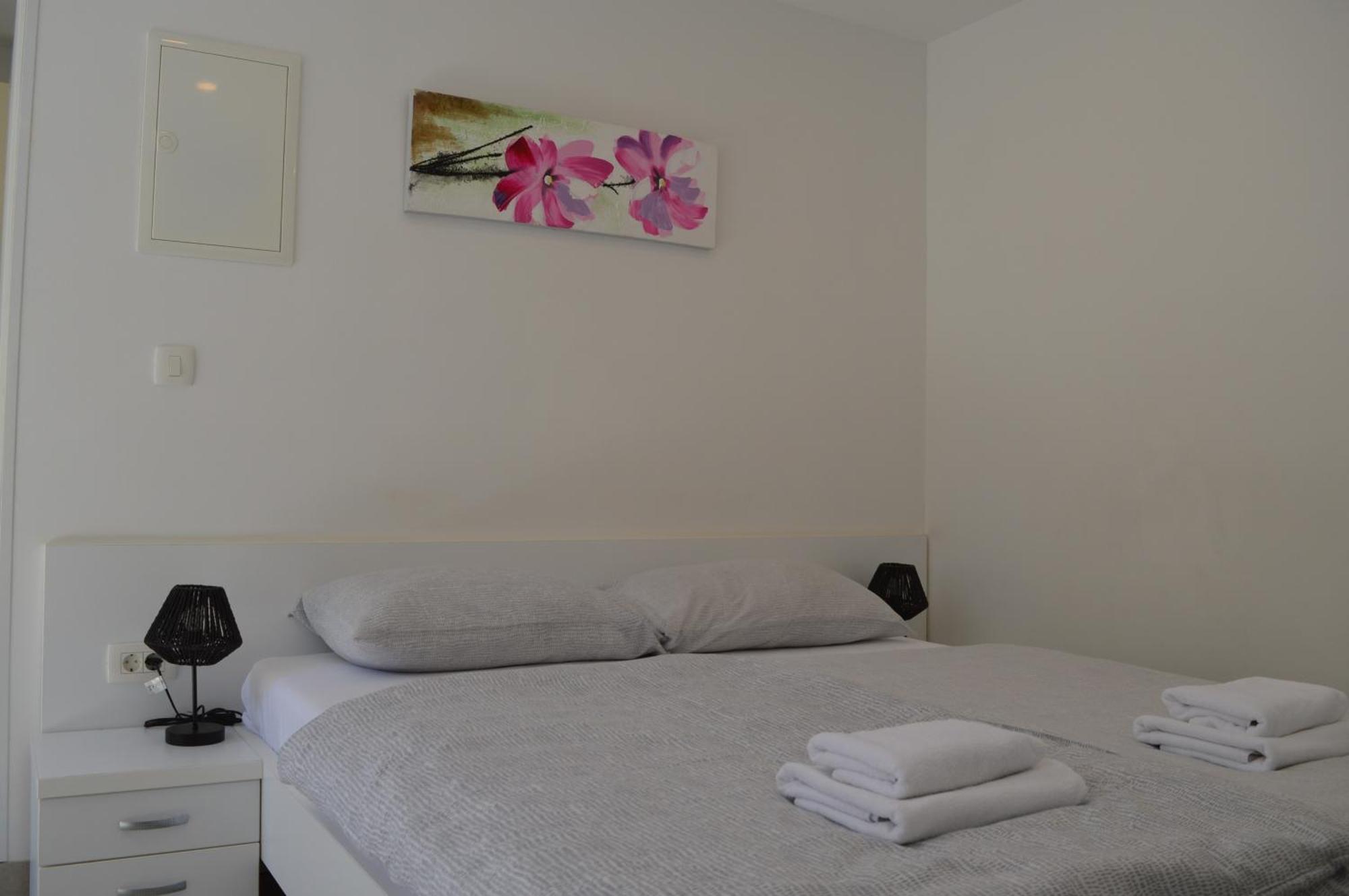Apartments Lea Хвар Екстериор снимка